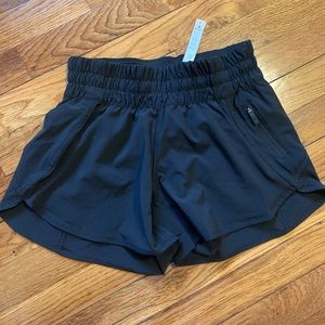 ❤️Lululemon Athletica Running Shorts size 4 ❤️